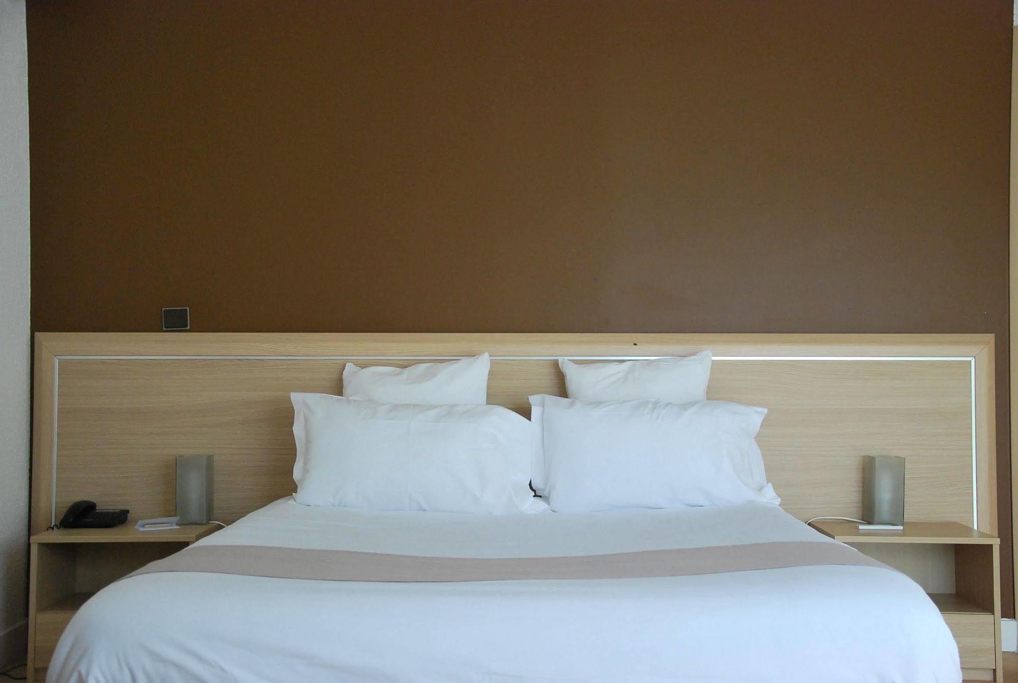 Hotel Le Barry, Toulouse Nord 格拉登图尔 外观 照片